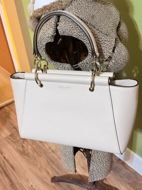 STUNNING Henri Bendel  Cream Leather Satchel w Gold Hdwe & Bonus Crossbody